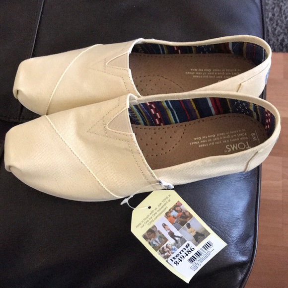 Toms Shoes - Toms women’s classic natural color